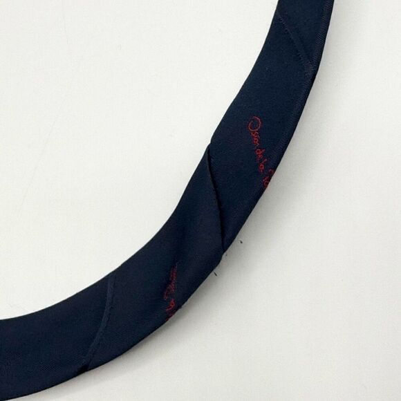 Vintage Oscar de la Renta Script Writing Navy Blue Silk Blend Tie - Picture 4 of 5